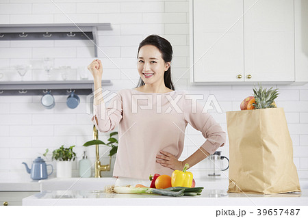 フルーツ 果物 女性 39657487