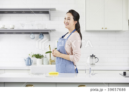 笑顔 微笑 微笑み 39657686