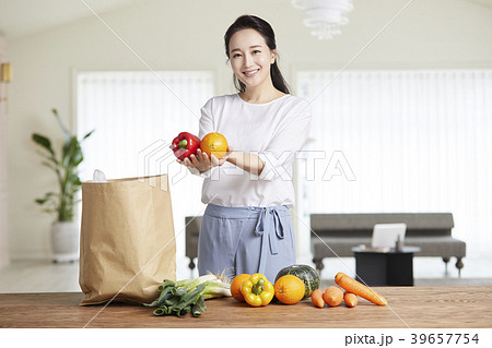 笑顔 微笑 微笑み 39657754