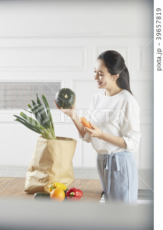 笑顔 微笑 微笑み 39657819