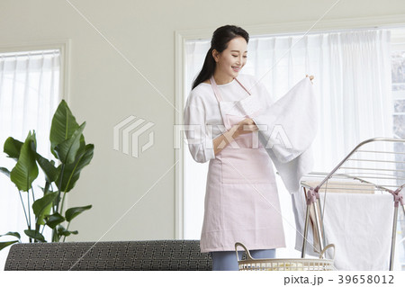 笑顔 微笑 微笑み 39658012