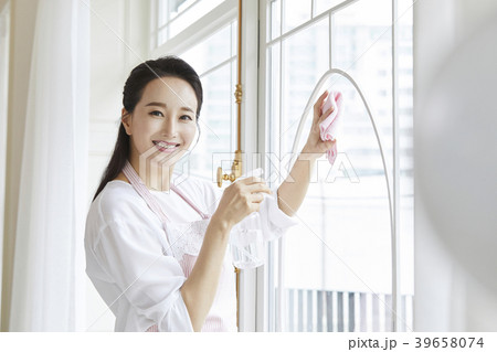 笑顔 微笑 微笑み 39658074