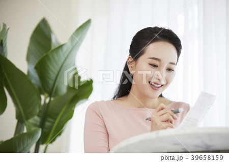 笑顔 微笑 微笑み 39658159