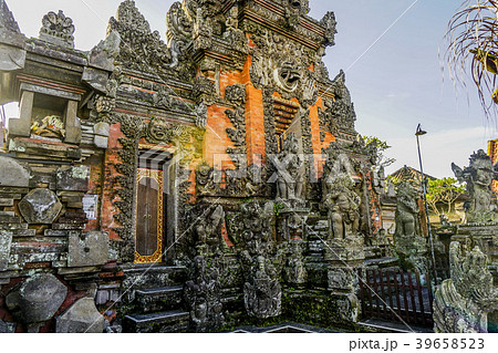 バリ島の石の門 バリ島の石の門 39658523