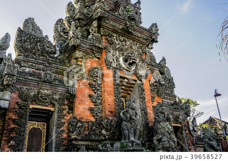 バリ島の石の門 バリ島の石の門 39658527