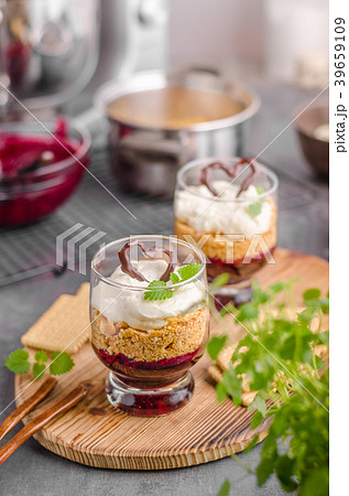 Cheesecake in glass 39659109
