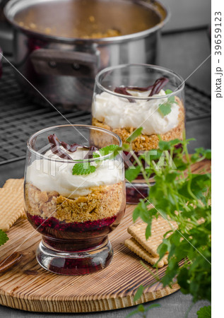 Cheesecake in glass 39659123