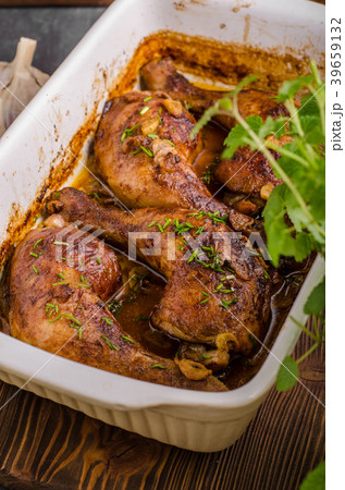 Garlic rosemary chicken 39659132