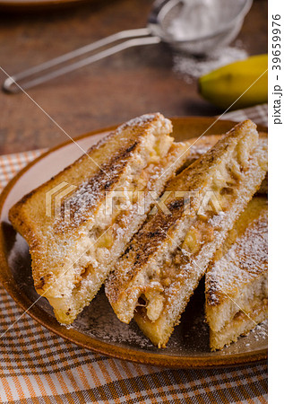 Peanut butter banana sandwich Peanut butter banana sandwich 39659976