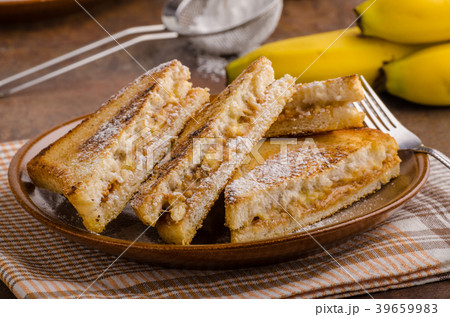 Peanut butter banana sandwich Peanut butter banana sandwich 39659983