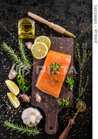 Fresh salmon fillet 39660391