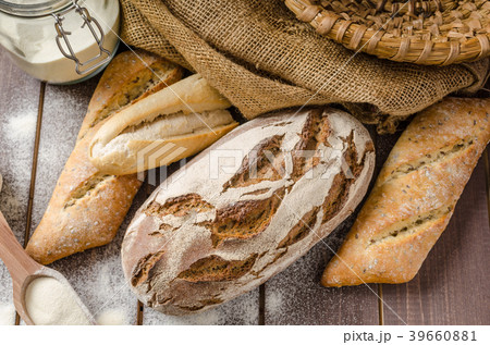 Fresh Farmer rustic style bread with pastry Fresh Farmer rustic style bread with pastry 39660881