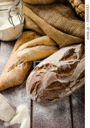 Fresh Farmer rustic style bread with pastry 39660883