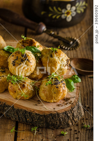 Cheesy bites with blue cheese and pepper Cheesy bites with blue cheese and pepper 39660992