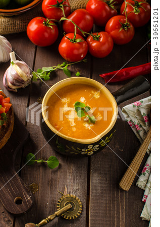 Creamy tomato soup Creamy tomato soup 39661201