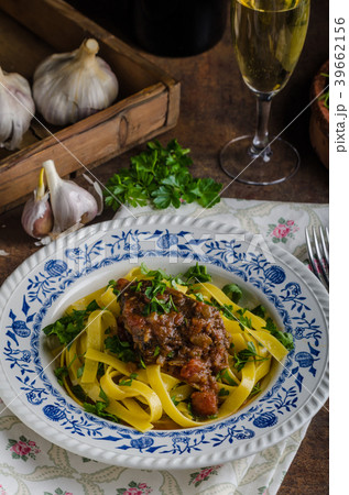 Italian pasta with beef stew 39662156