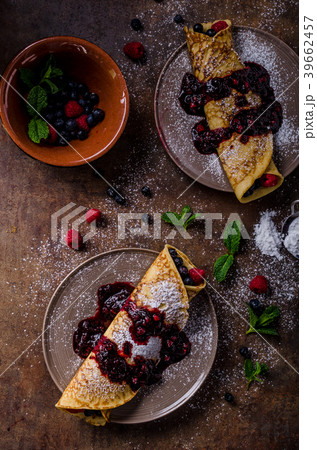 Delicious crepes with forest fruit Delicious crepes with forest fruit 39662457