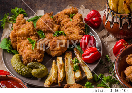Wiener schnitzel original Wiener schnitzel original 39662505