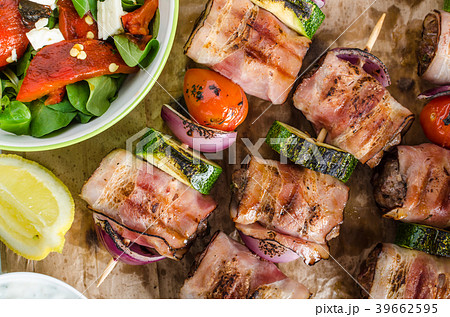Grilled beef skewers Grilled beef skewers 39662595