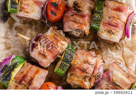 Grilled beef skewers Grilled beef skewers 39662611