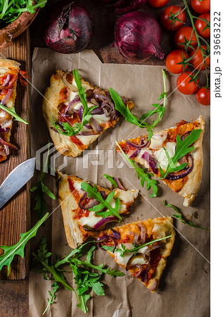 Homemade square pizza 39663222
