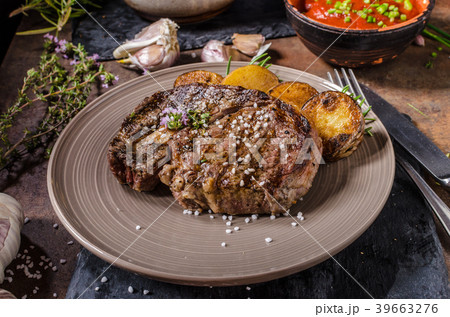 Rib eye steak Rib eye steak 39663276