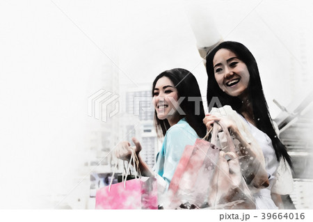 Beautiful Asian Women happy and walking shopping. 39664016