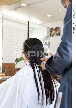 美容院　美容師　お客 39664068