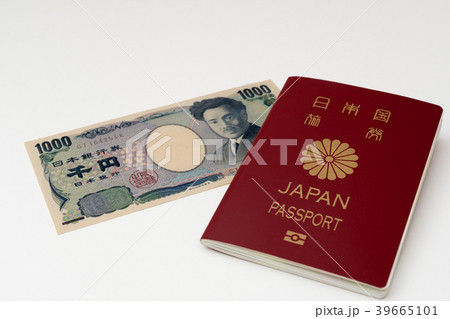 パスポートと千円札 パスポートと千円札 39665101