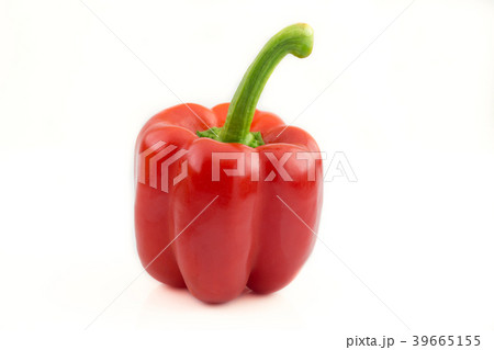 sweet pepper isolated on white background sweet pepper isolated on white background 39665155