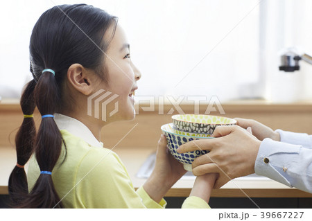 キッチン 台所 ママ 39667227