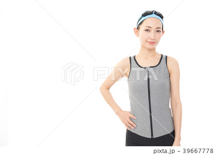 若い女性　スイミング 39667778