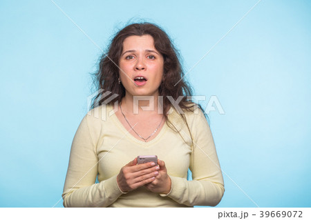 Surprise astonished woman. Closeup portrait woman 39669072