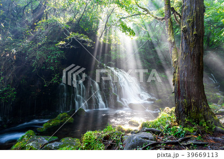 [秋田県]　元滝伏流水 39669113