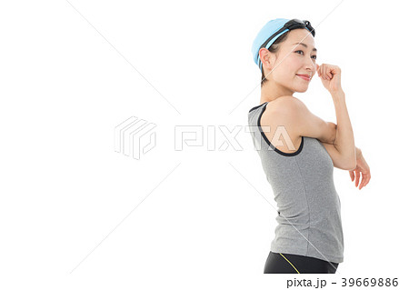 若い女性　スイミング　 39669886