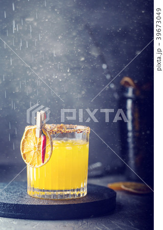 Refreshing summer citrus cocktail Refreshing summer citrus cocktail 39673049