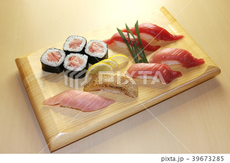 マグロの寿司 39673285