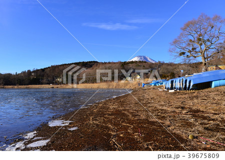 山中湖と富士山 山中湖と富士山 39675809