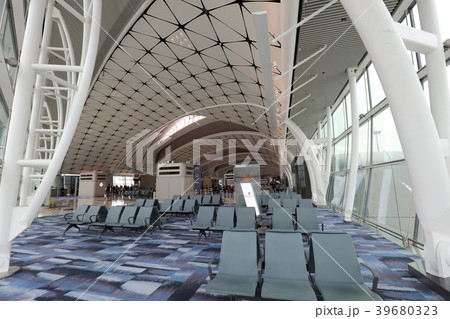 a Midfield Concourse at HK international Airport. 39680323