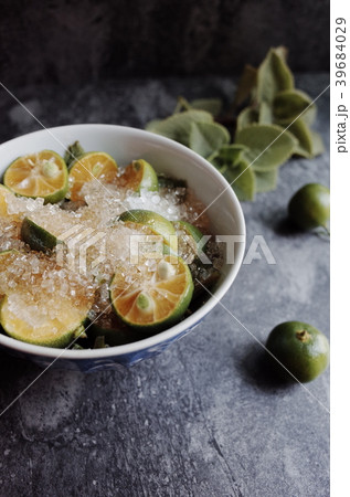 Healthy drink with fresh leaves, lemon, honey and 39684029