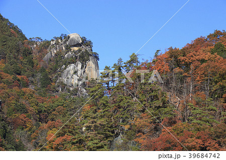 秋の昇仙峡・覚円峰 39684742