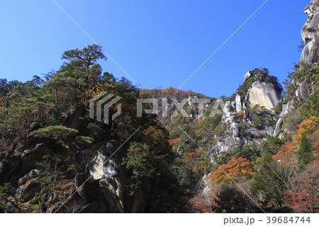 秋の昇仙峡・覚円峰 39684744