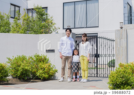 若い家族、マイホーム 39688072