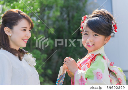 親子、女の子、七五三、屋外 親子、女の子、七五三、屋外 39690899