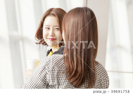 カップル 友達 友人 39691758