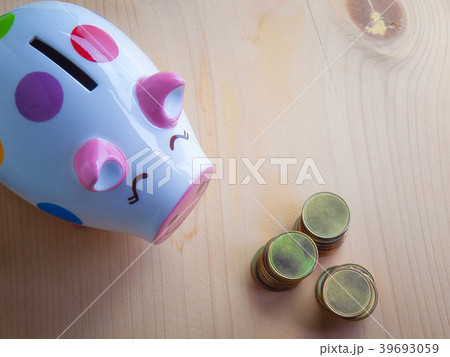 piggy bank and coin , Concepts in business finance 39693059