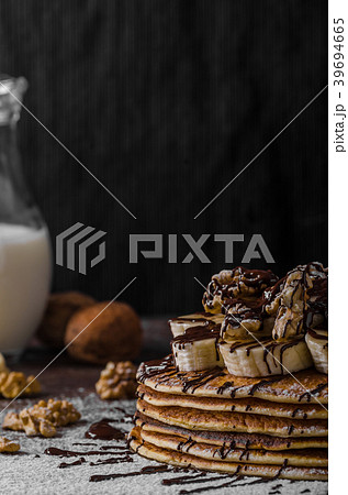 Rustic pancakes with banana Rustic pancakes with banana 39694665