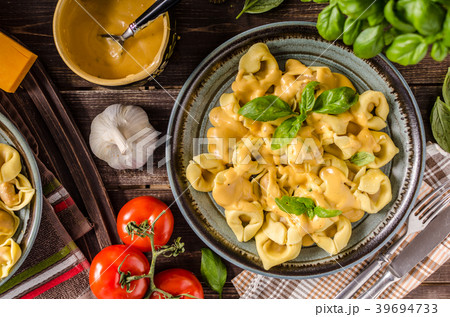 Tortellini with cheese sauce Tortellini with cheese sauce 39694733