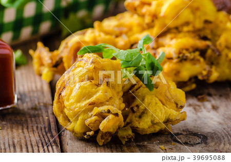 Crispy Onion Bhaji 39695088