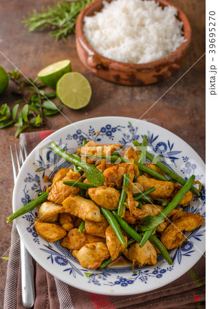 Stir fry chicken 39695270
